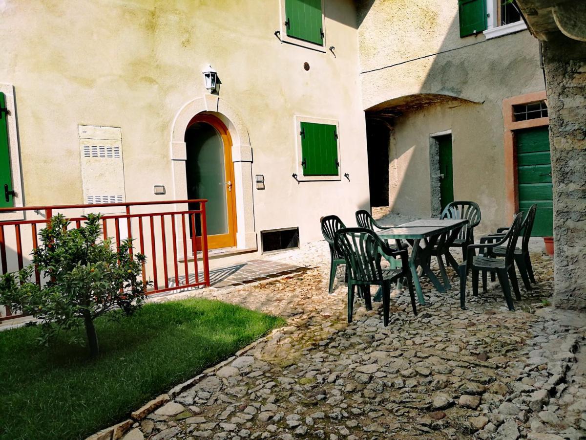 Casa Antico Borgo - Appartamento 1 Асенца ди Бренцоне Екстериор снимка